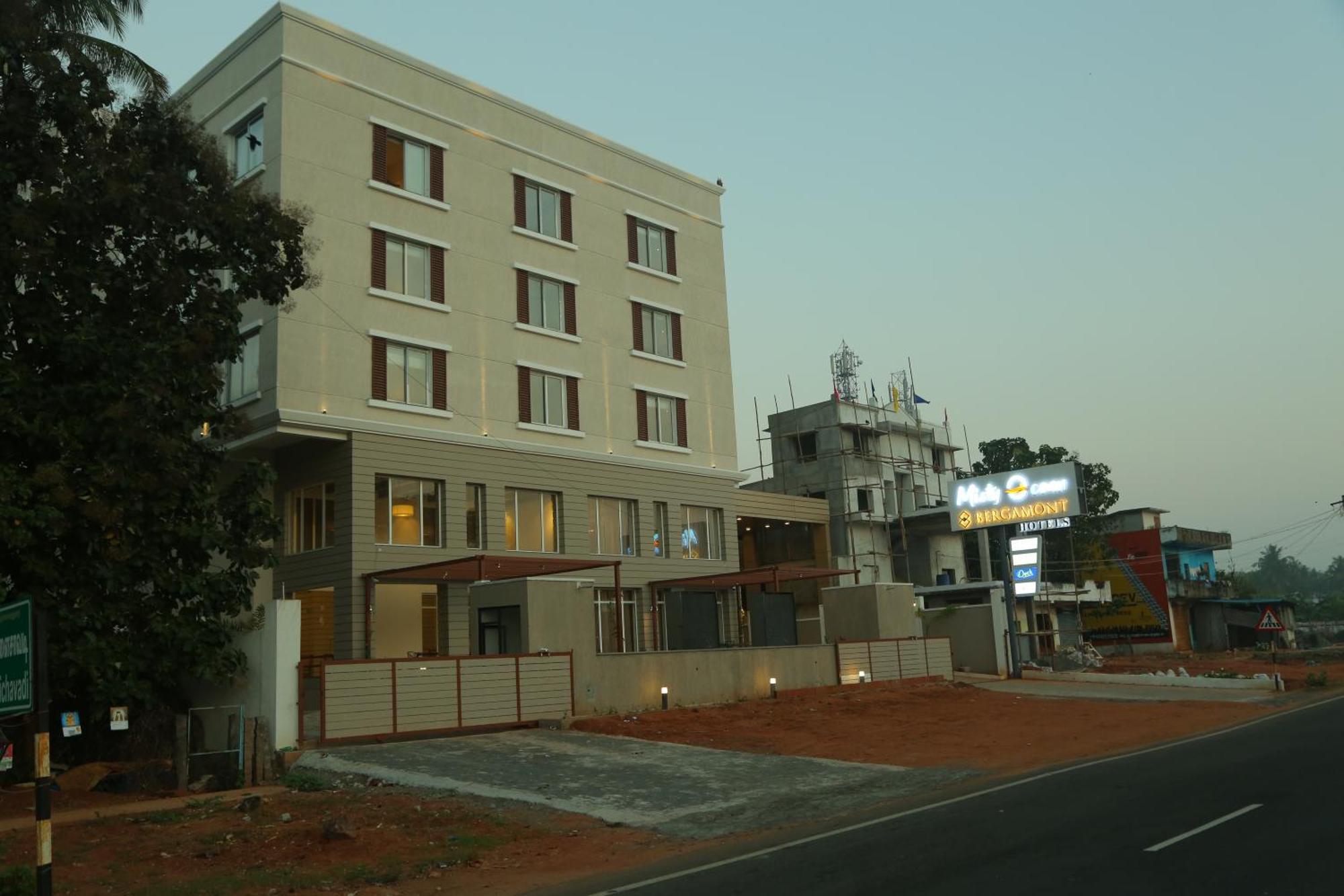 Misty Ocean - A Bergamont Group Of Hotel Kuilapalayam Esterno foto